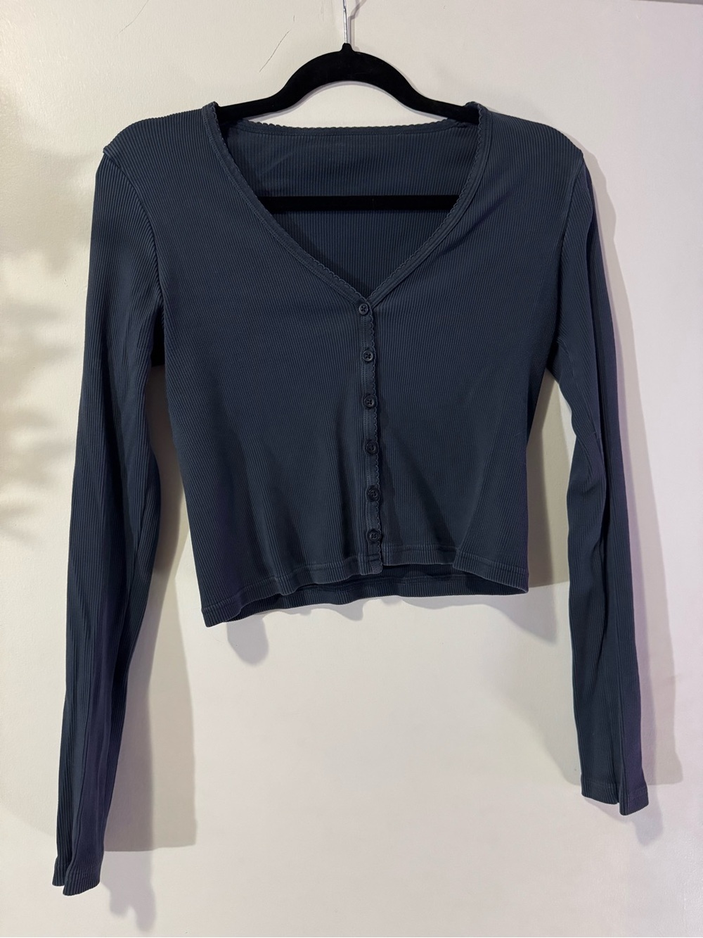 Brandy Melville Ribbed V-Neck Button-Front Long Sleeve Crop Top - Navy Blue OS